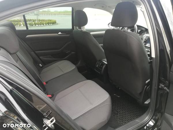 Volkswagen Passat 1.5 TSI EVO Business DSG - 23