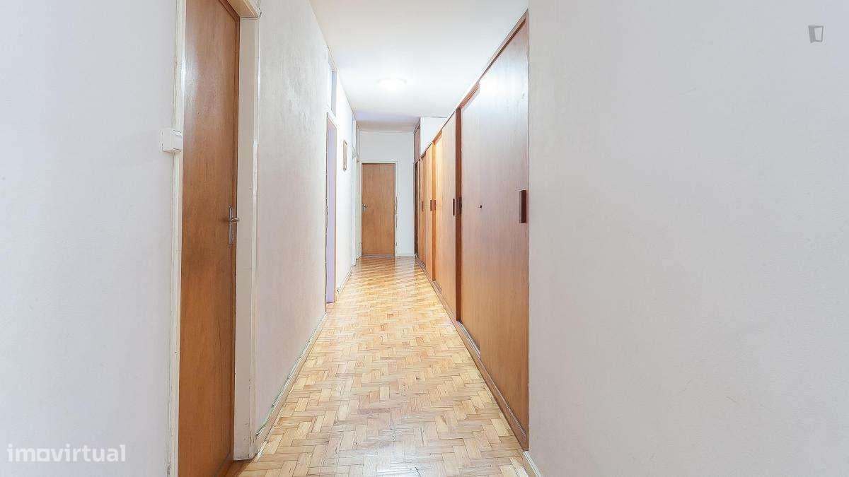 Quarto - localizado em Ramalde Porto - Grande imagem: 4/10