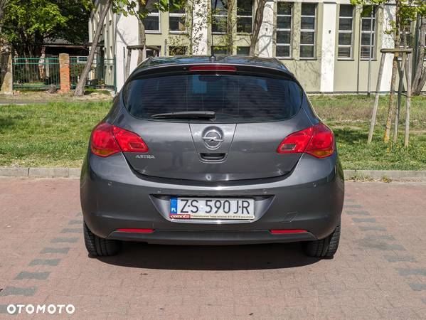 Opel Astra IV 1.6 Enjoy - 9