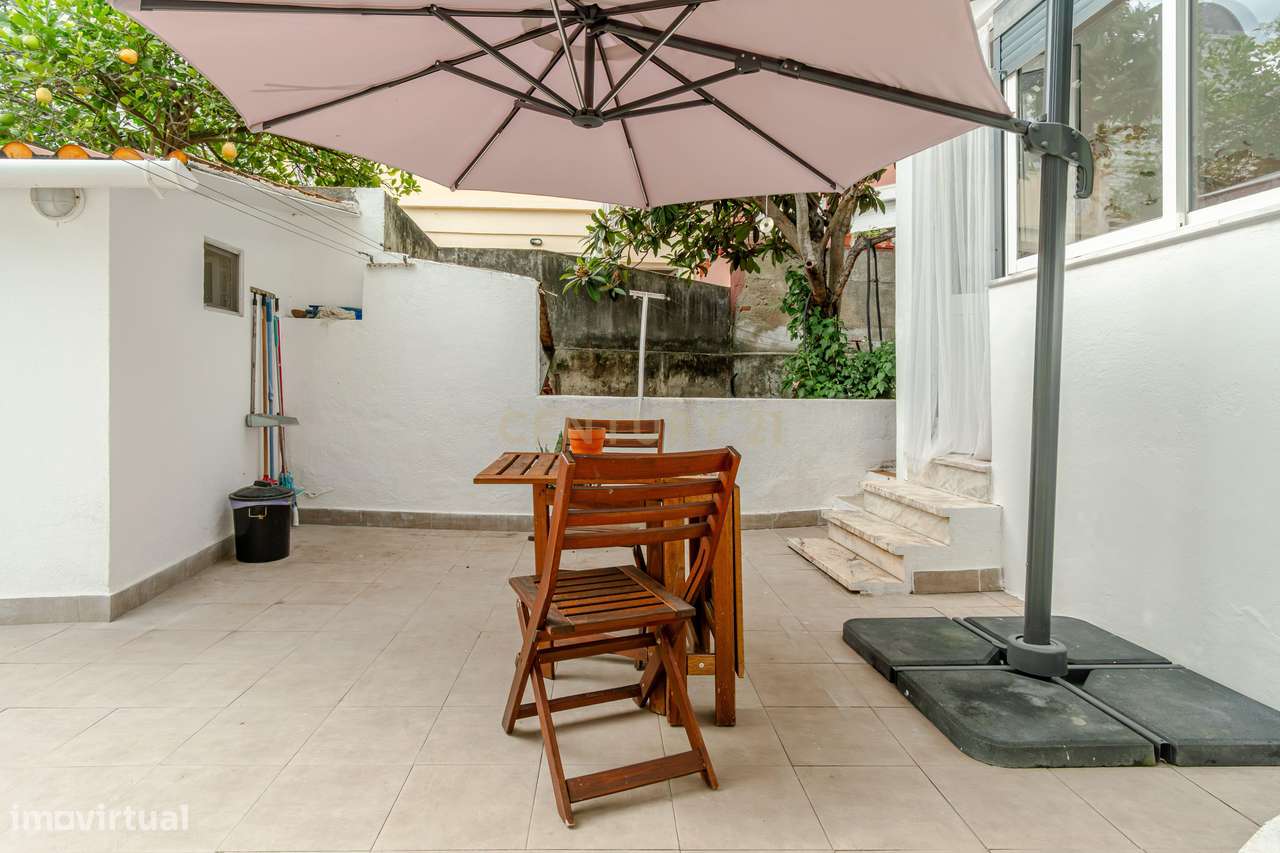 T1 Renovado com Terraço na Ajuda, Lisboa-14