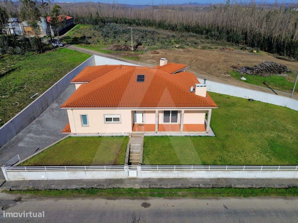 Moradia Isolada T3+1 em Soutelo - Macinhata do Vouga-0