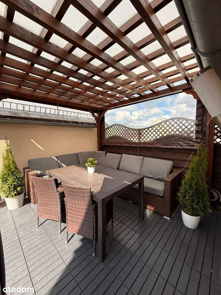 Przestronne 4-pokojowe mieszkanie z tarasem na dachu-13