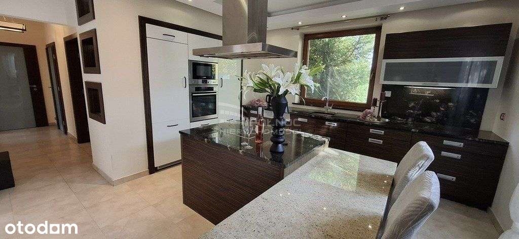 Dom parterowy z zaadaptowanym poddaszem-5