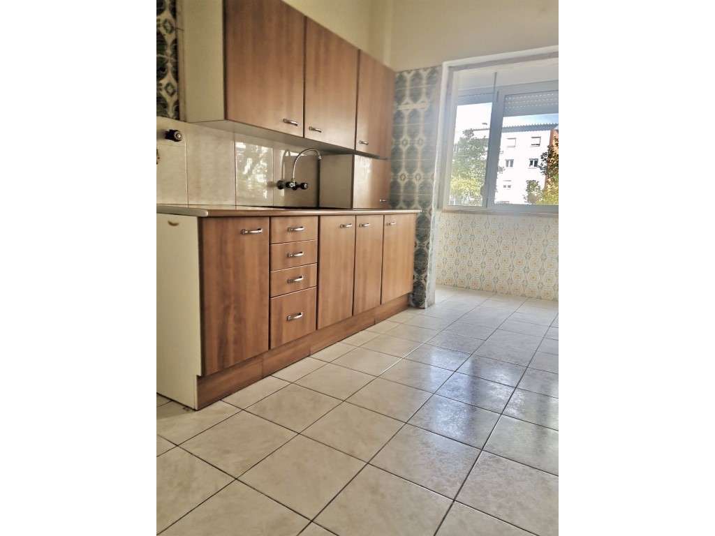 APARTAMENTO T2, OEIRAS-5