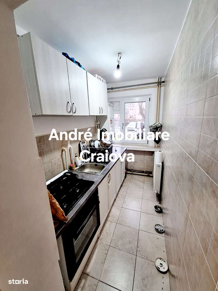Apartament 3 camere semidecomandate în Craiovița Nouă, parter - Imagine principală: 5/9
