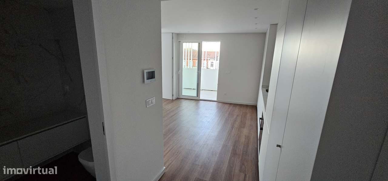 T1 novo junto ao Centro Cultural Vila Flor c/ garagem incluída - Grande imagem: 2/13