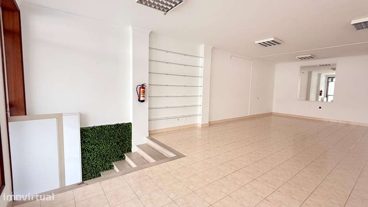 Loja com 135m2 em Ermesinde-10