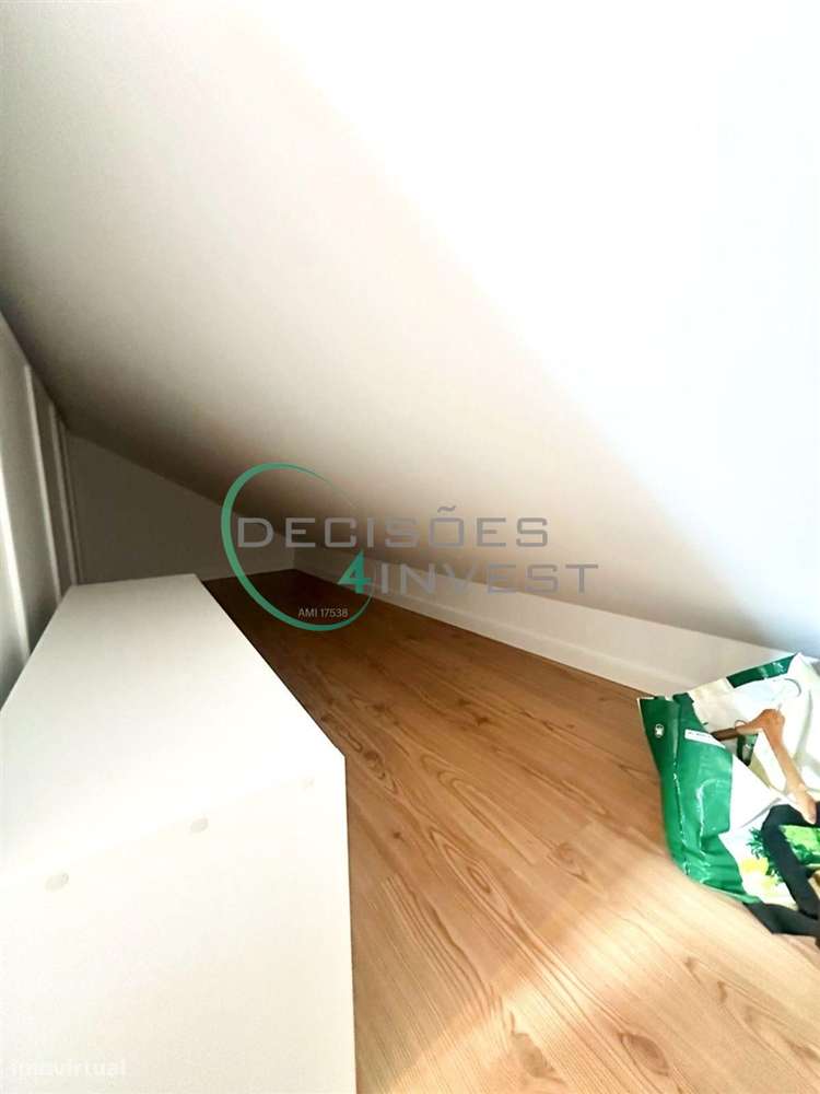 Apartamento T0 + T1 duplex com vista para a ria | Investimento junto à-4