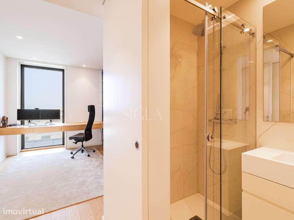 Penthouse T3 com piscina no terraço - Primeira linha de Mar-30