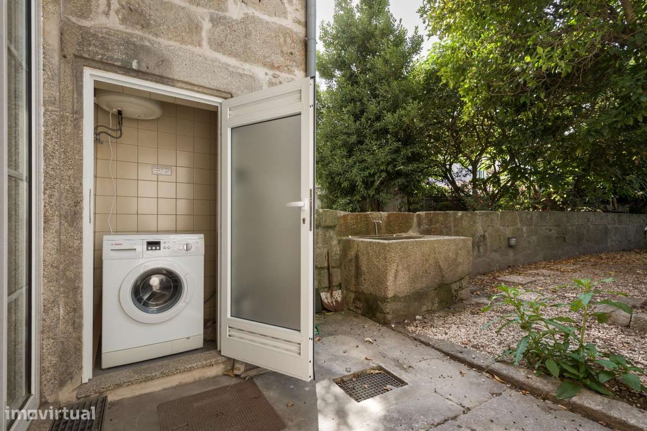 Apartamento T1 com jardim privado, na Rua Bonjardim-13