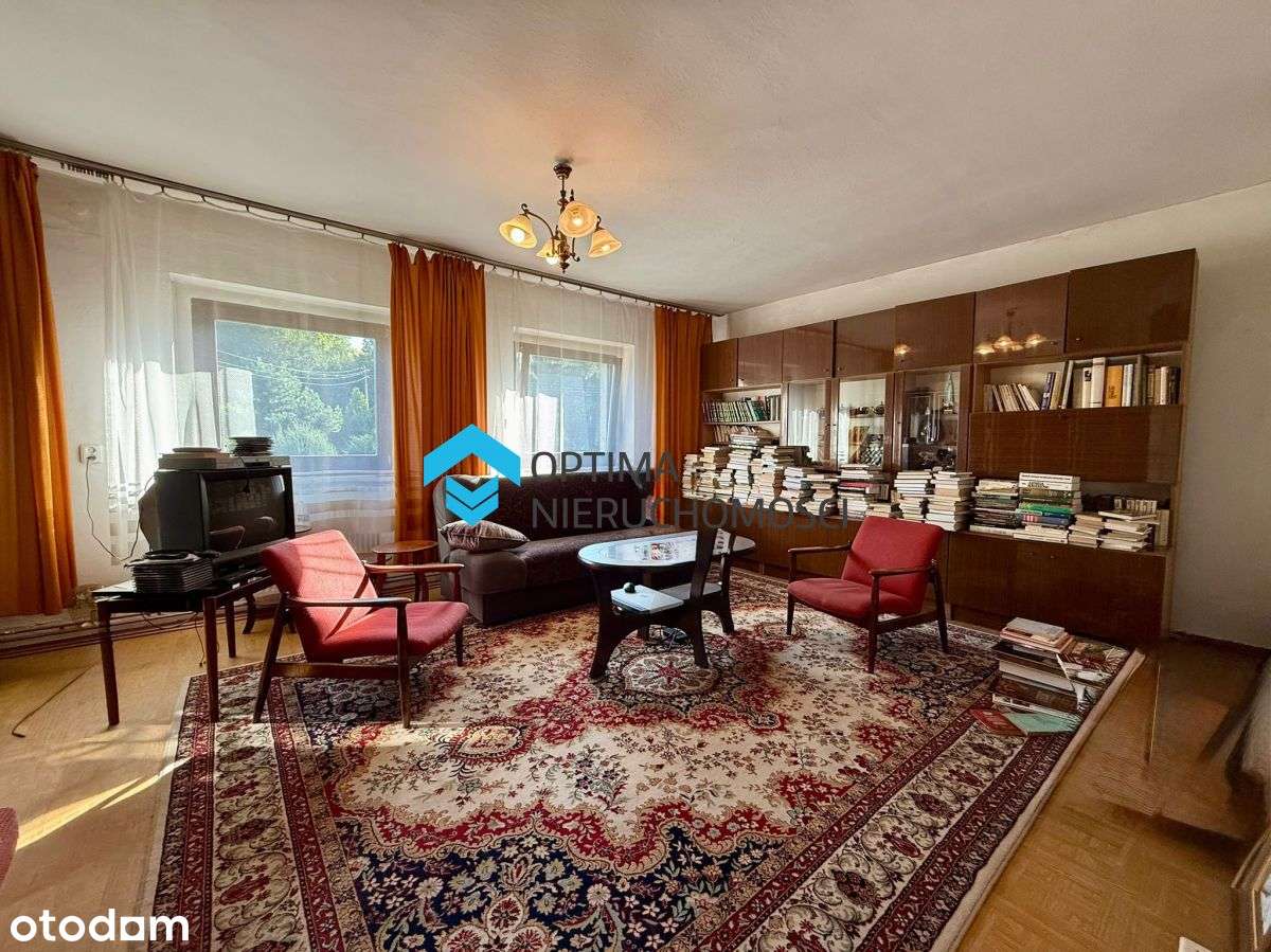 Dom z potencjałem w spokojnej dzielnicy-12