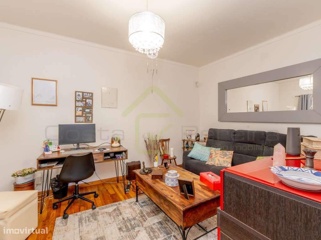 Quintinha com piscina inserida em terreno com 2950 m2-37