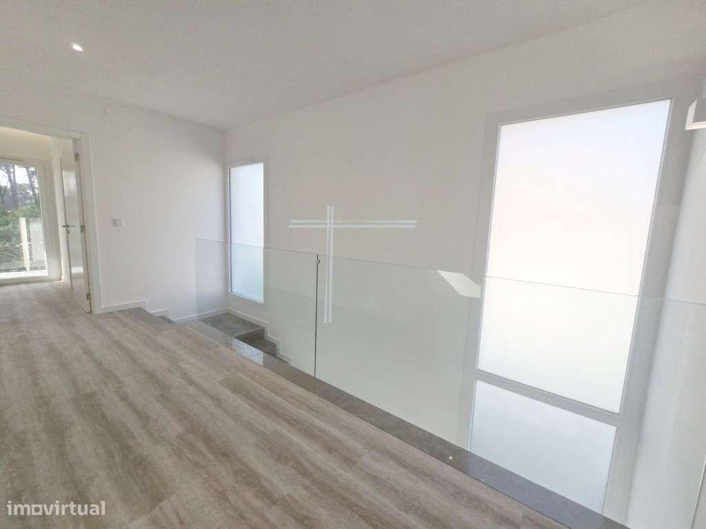 Moradia Isolada com piscina e garagem - Aroeira-18