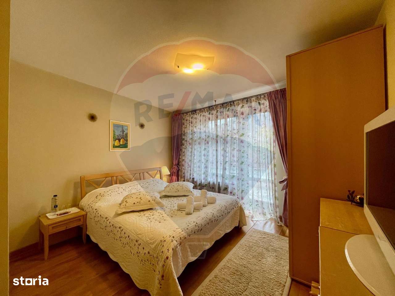 Apartament cu 3 camere de vânzare în zona Schei-7