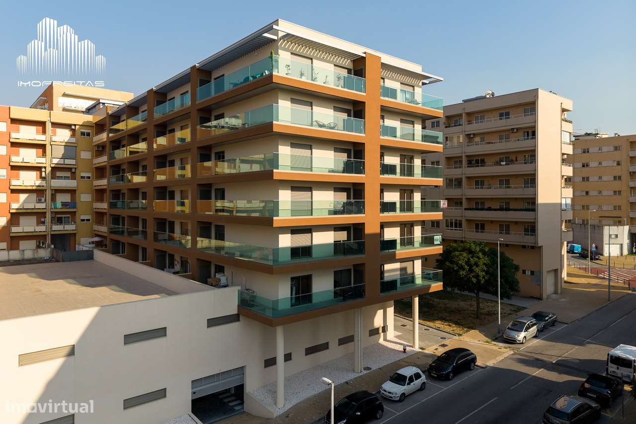 Apartamento T2 Novo com Garagem Fechada para 2 Carros-0