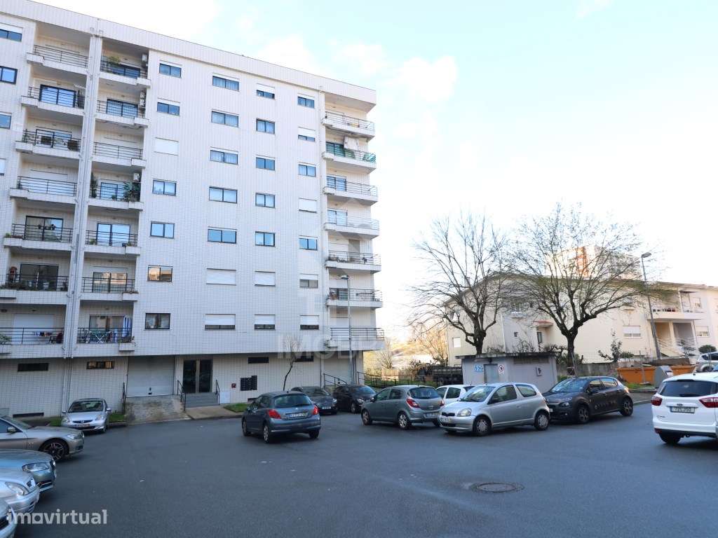 Venda Apartamento T2 Mobilado e Equipado em Lomar, Braga-17
