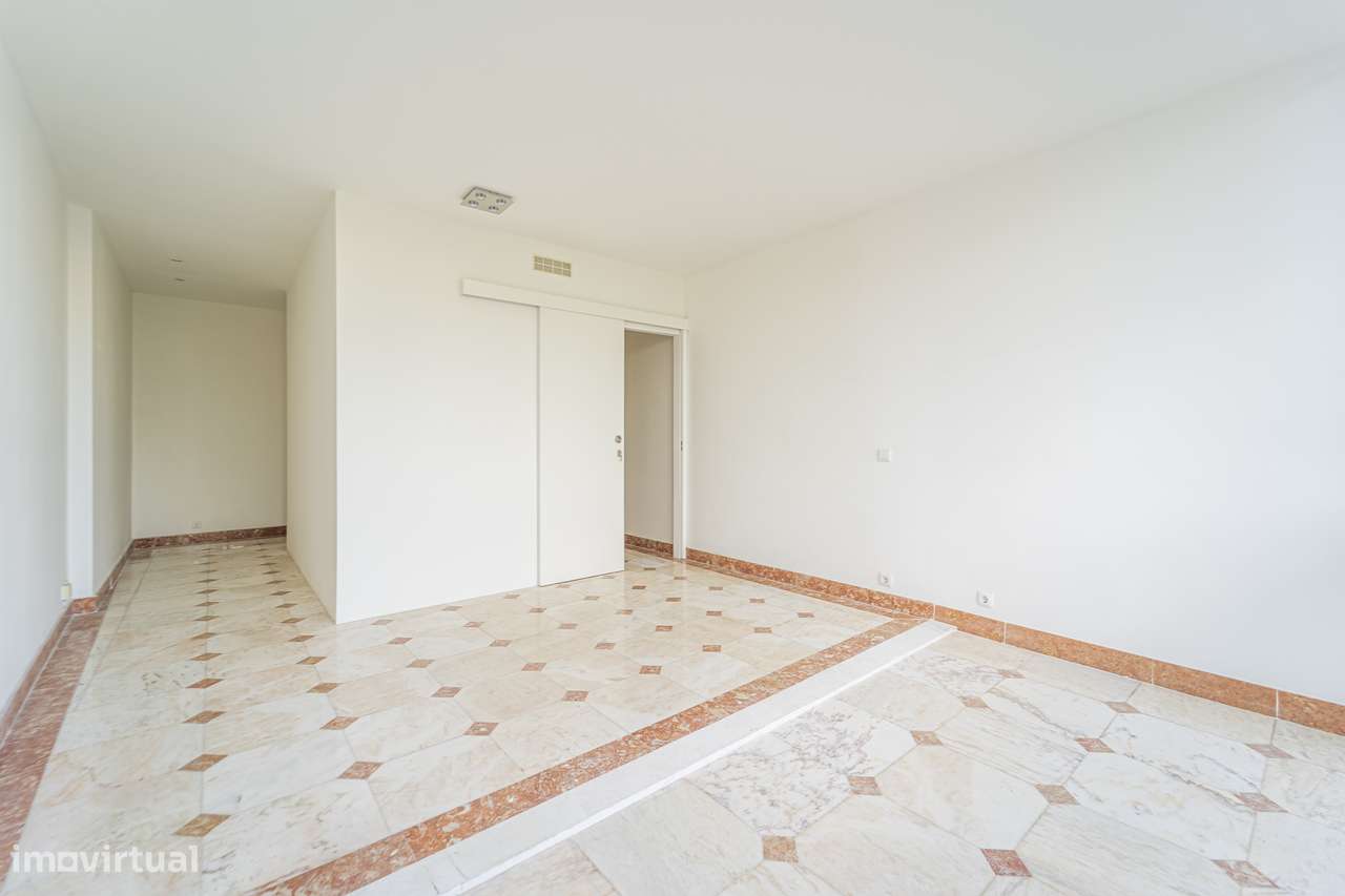 Apartamento T1 com Vista Mar – Arcadas do Estoril, Av. Aida-11