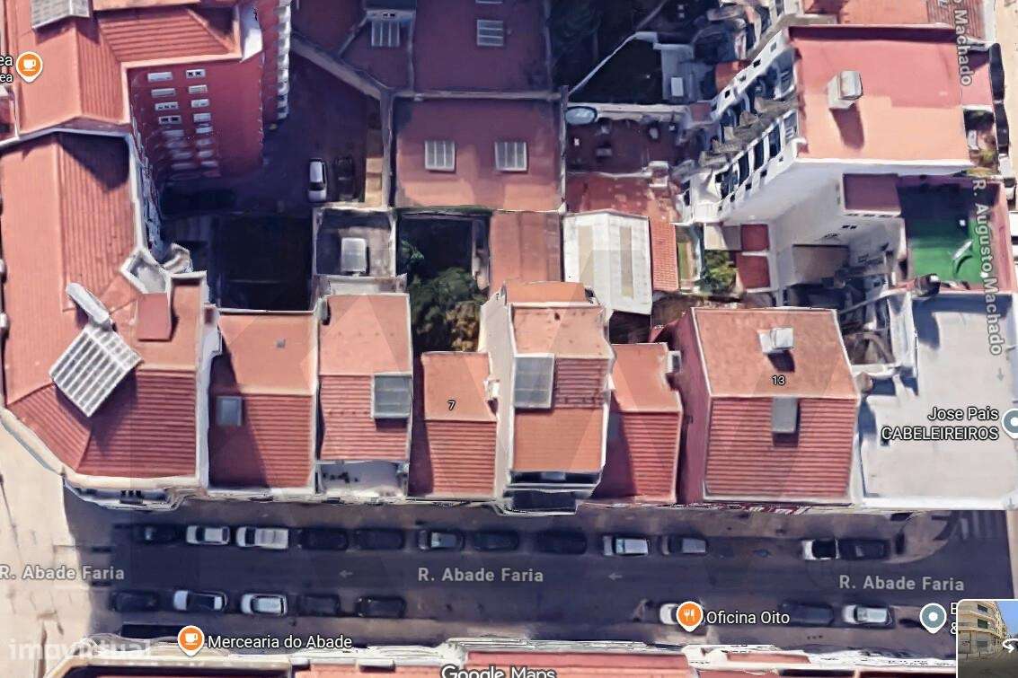 A sua Moradia de Sonho no Coração de Lisboa – Prédio com Jardim Privat-3