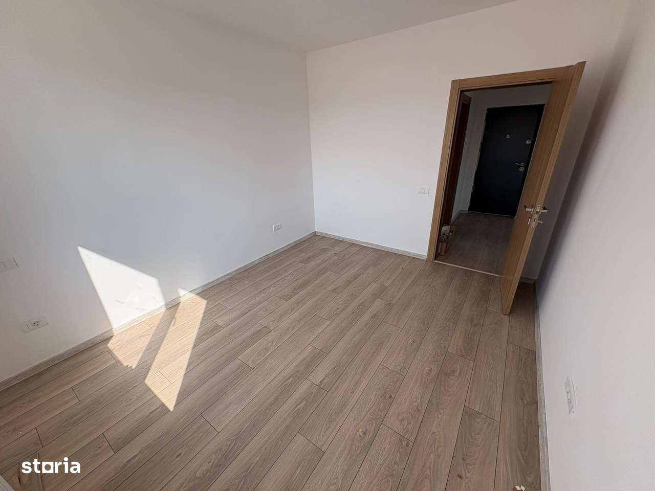 Apartament 3 camere, metrou Aparatorii Patriei-7
