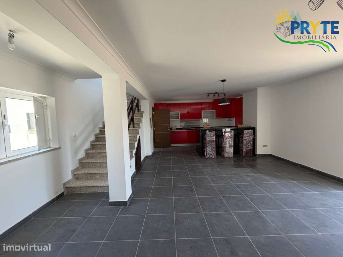 Quinta com moradia T3 , anexos e ruínas em Pedrógão Grande-21