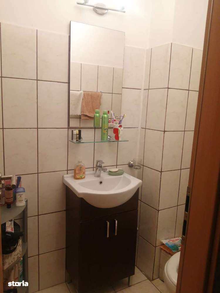 Decomandat, parter, Rovine-str Dezrobirii-6