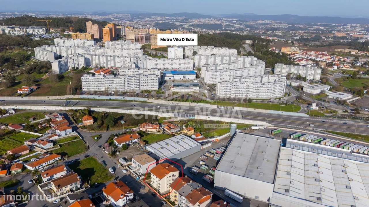 Apartamento T3 Remodelado com Garagem Box e Terreno para Cultivo-26