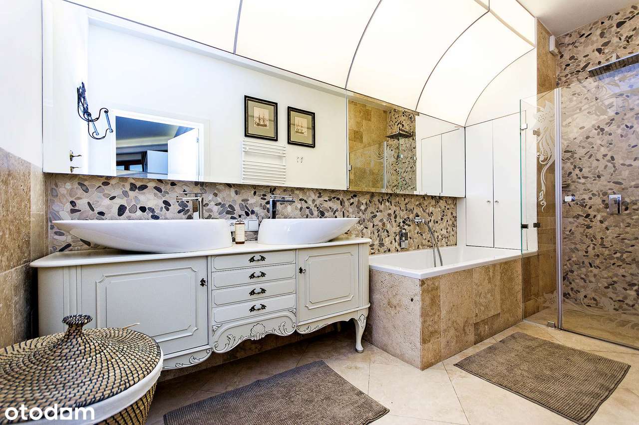 Widok na park. Pierwsza linia. Neptun Pak.-15