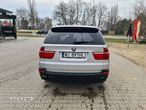 BMW X5 4.8i xDrive - 11