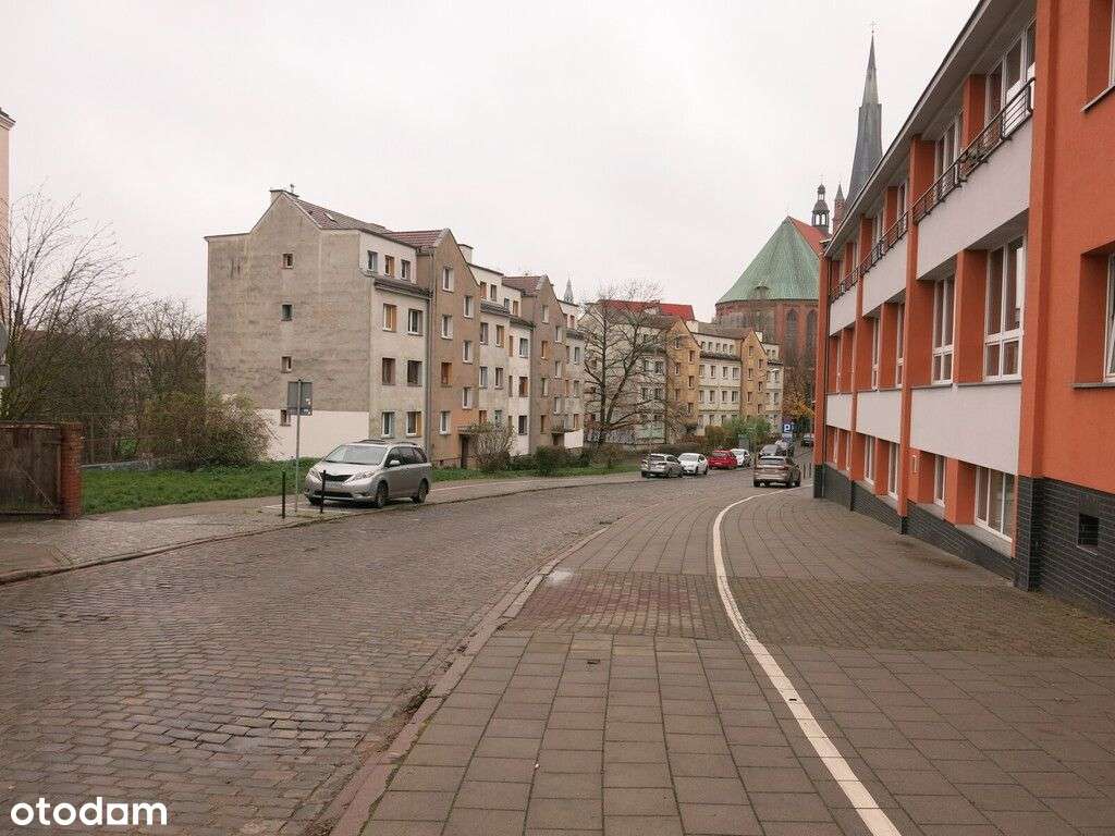 Kawalerka, ul. Grodzka, z widokiem na skwer!-13