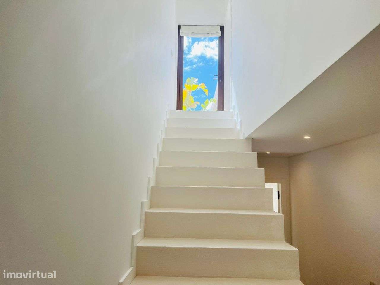 Moradia T4 com garagem baixa de Faro-36