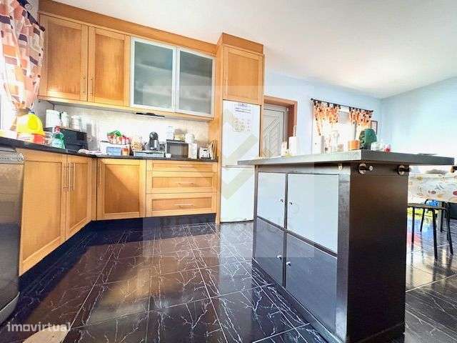 Moradia T4 com espaço exterior em Válega-13