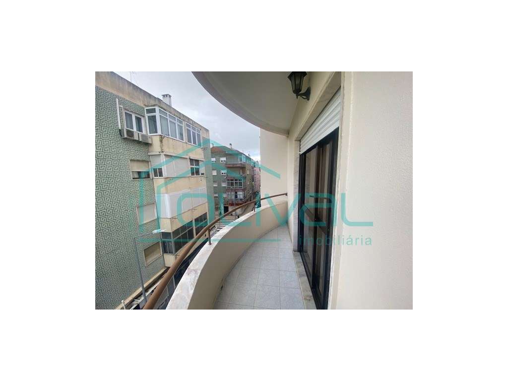 Apartamento T3 à venda em Alverca-27