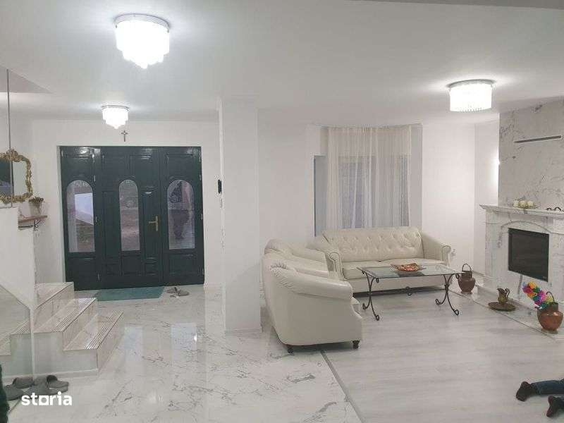 Casa / vila de vanzare - Imagine principală: 4/7