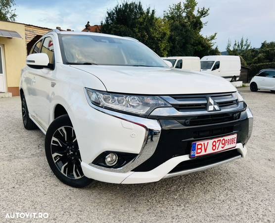 Mitsubishi Outlander 2.0 4WD Plug-In Hybrid - 2