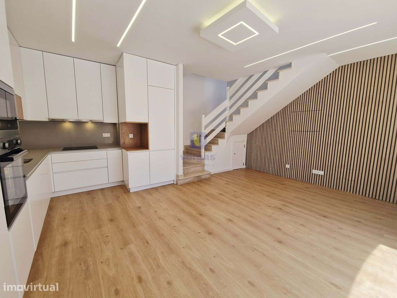 Apartamento T1 Novo no Centro de Caldas da Rainha com 2 lugares de est-7