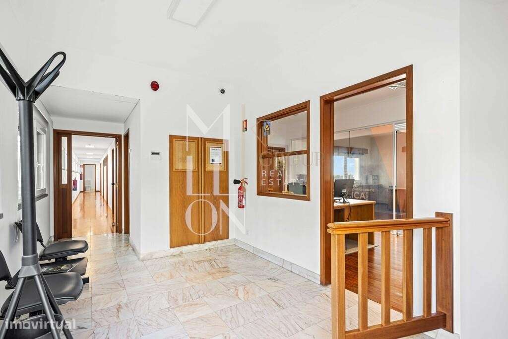 Oportunidade de Investimento Industrial - lote 7.290 m2 com 1.595 m2 d-16