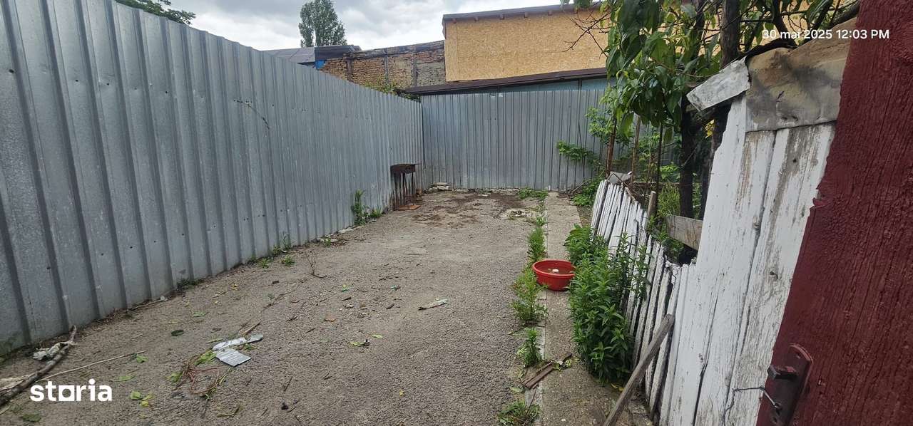 Teren de vanzare 300mp toate utilitatile - Imagine principală: 5/8