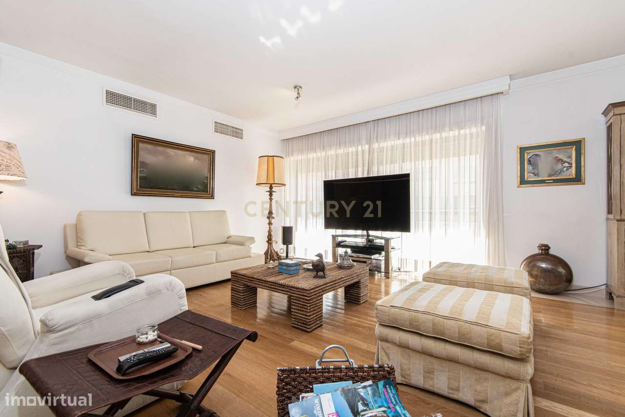 Apartamento T6 Único com Varandas Envolventes | Parque das Nações-4