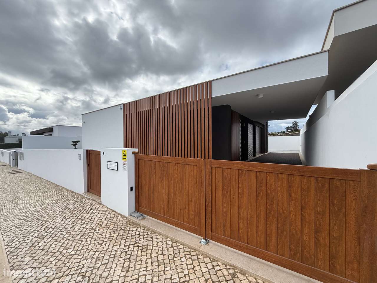Moradia T2 térrea qualidade superior com cave - junto da praia e mar-19