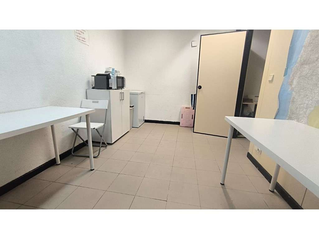 Loja / Escritório / Armazém , junto ao Club das Olaias - Grande imagem: 5/10