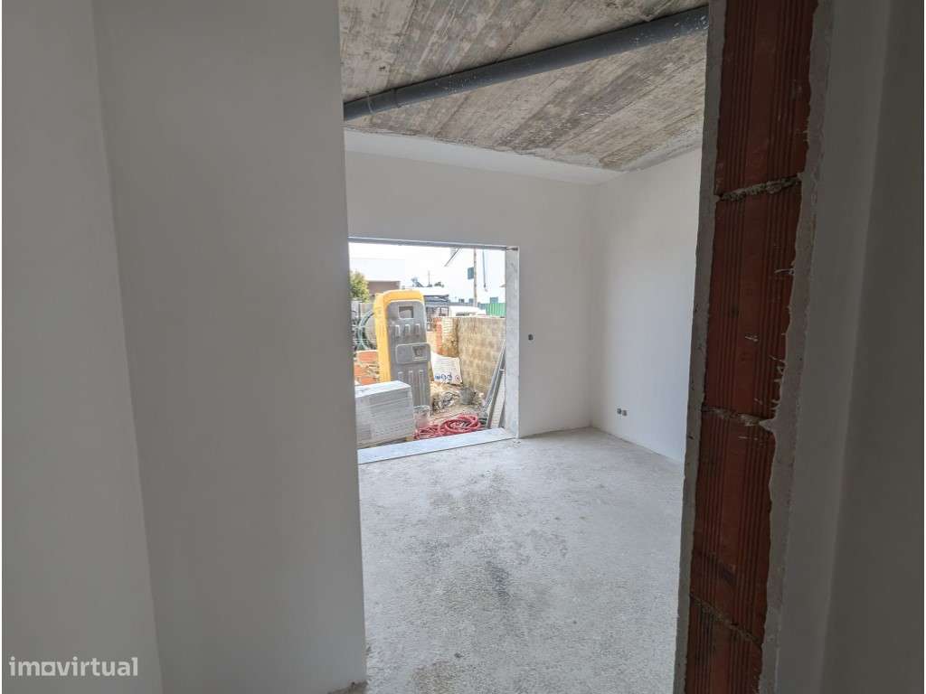 Conforto e Qualidade de Vida numa Moradia T3 nos Redondos Fernão Ferro-14