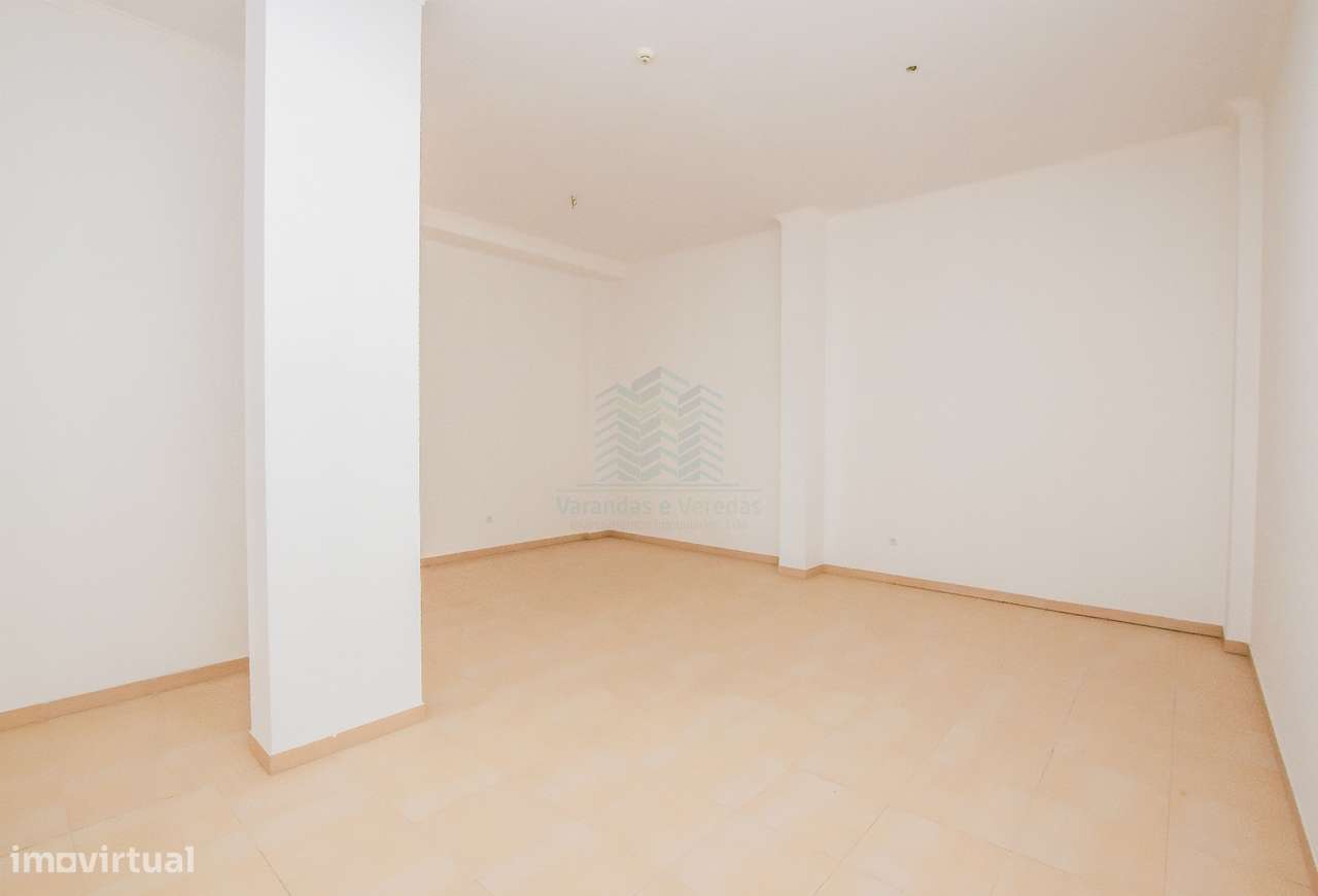 Loja para comércio/serviços com 120m² em Torres Novas-9
