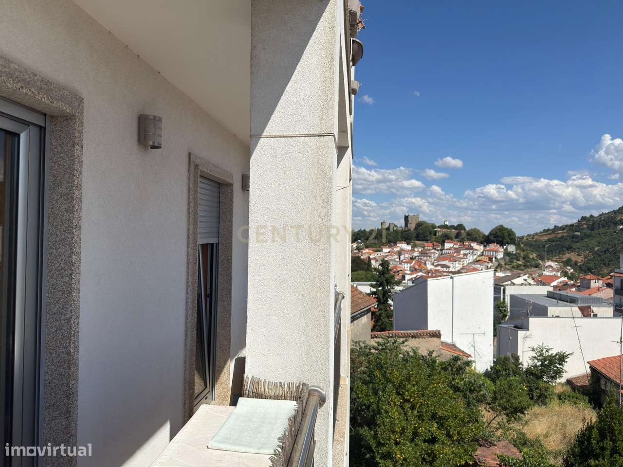 Apartamento T2 em Bragança com Vista Panorâmica-13