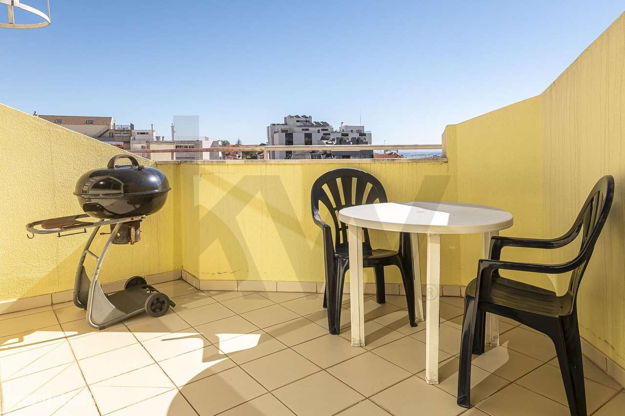 Magnífico T2 no Edíficio "Picoas Terrace" c/ estacionamento e inúmeras-6