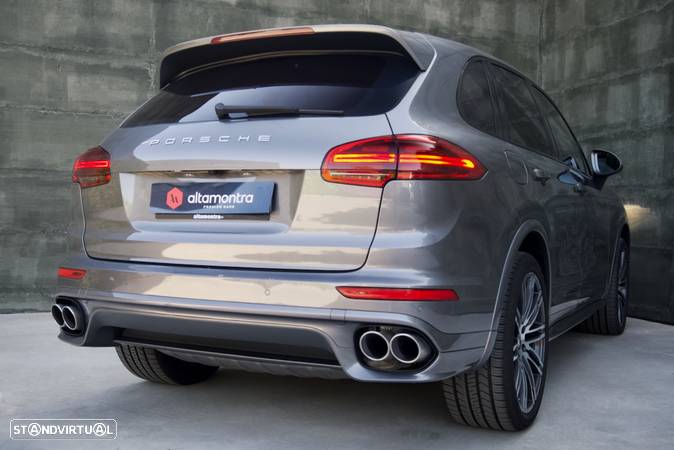 Porsche Cayenne S - 7