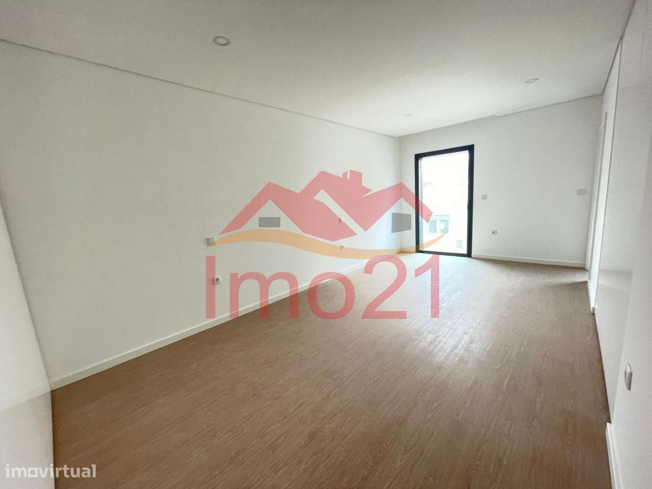 T2 Duplex com Terraço novo em Esgueira-11