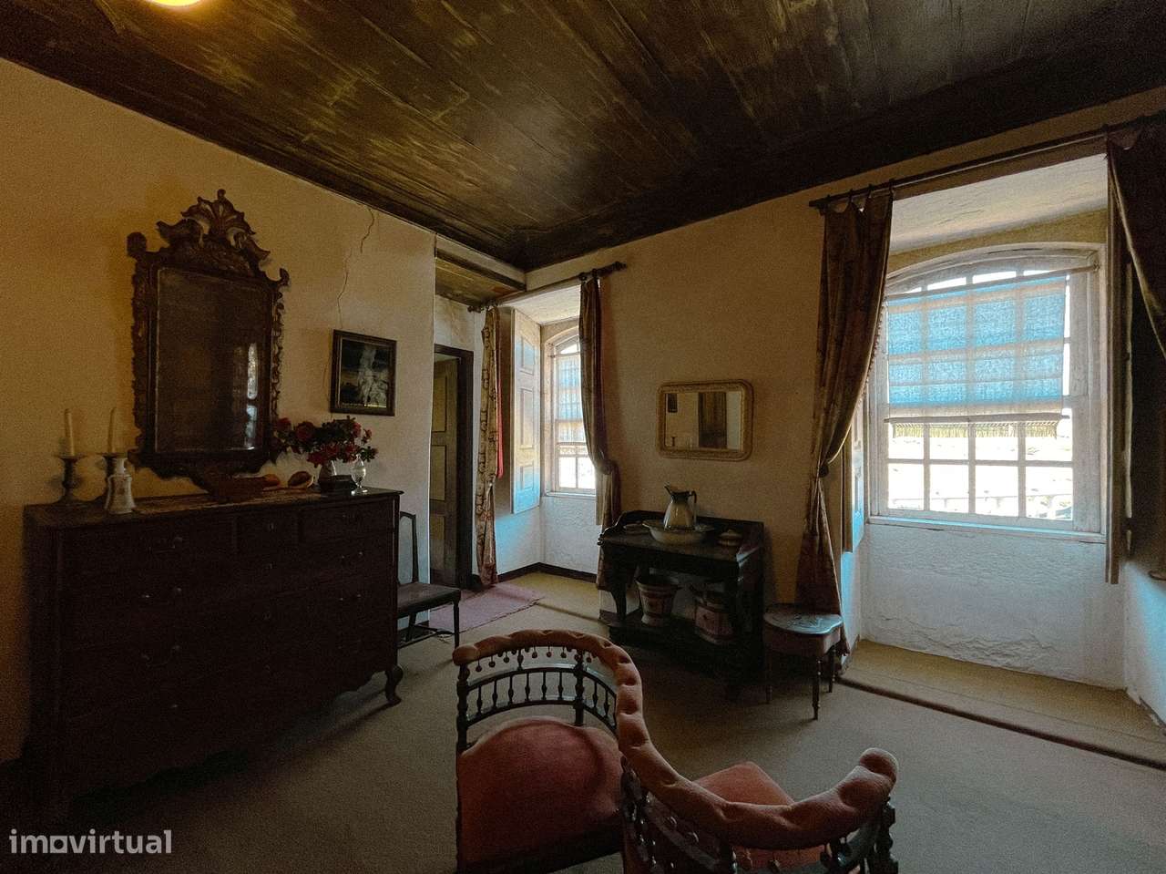 Quinta com Casa senhorial brasonada do Século XVIII na região do Douro-27