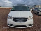 Chrysler Town & Country - 6