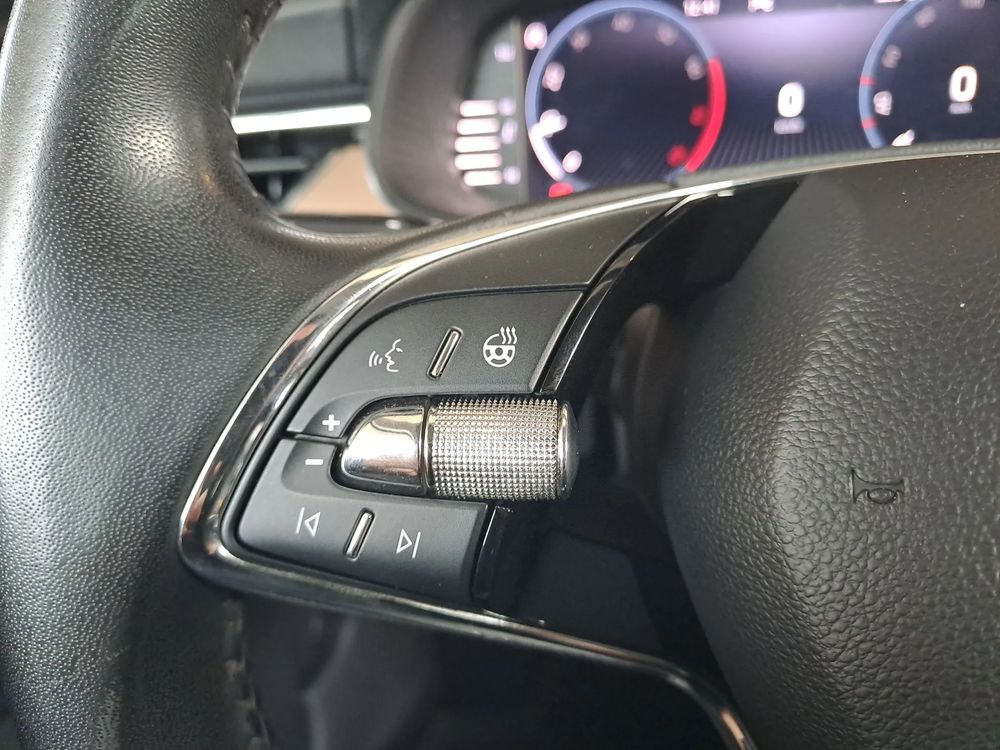 SKODA SCALA Virtual Cockpit Comfort Tech Grzana Kierownica ACC Indukc 1,5TSI 150KM