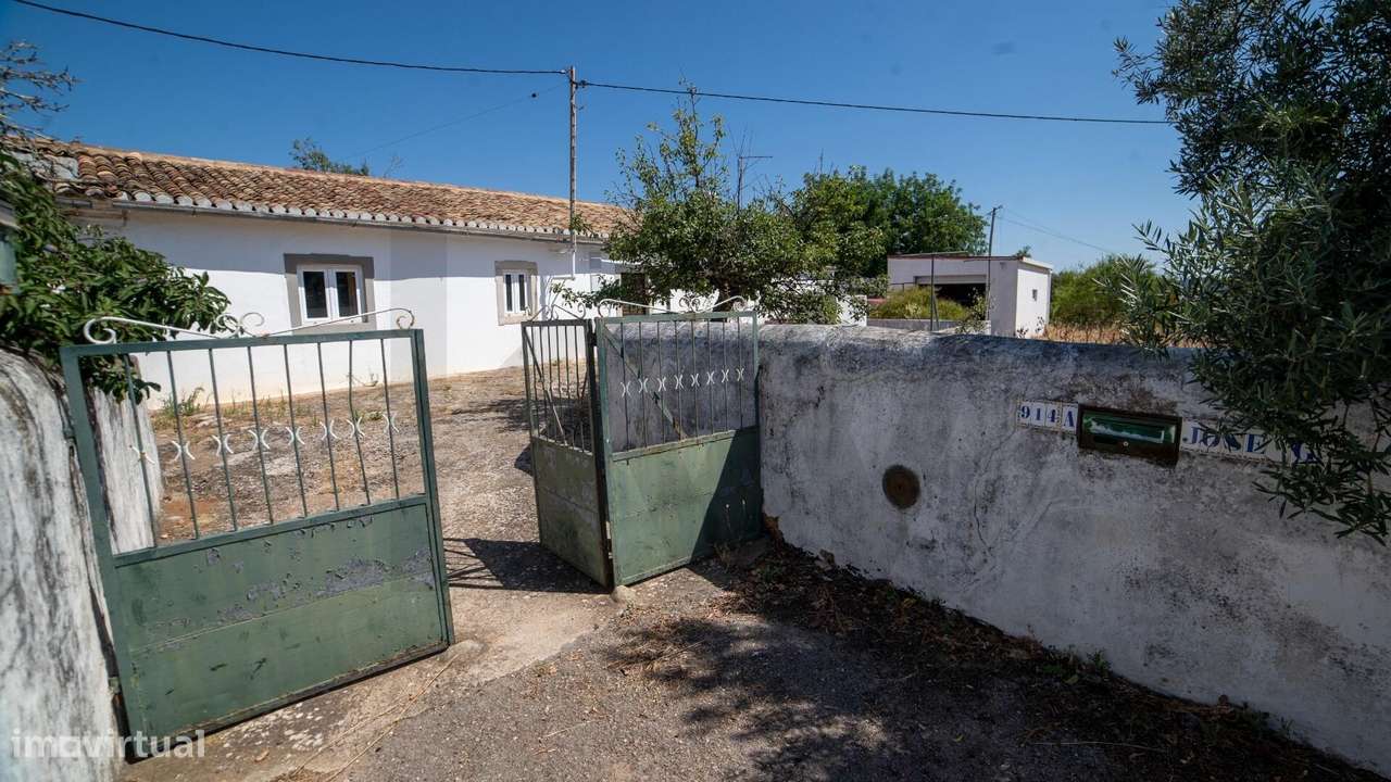 Oportunidade Única: Moradia de 265m2 com Amplo Terreno em S. Brás de A - Grande imagem: 5/41